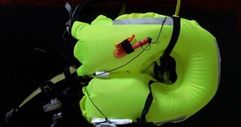 Manutenzione del giubbotto di salvataggio autogonfiabile manutenzione del giubbotto salvagente