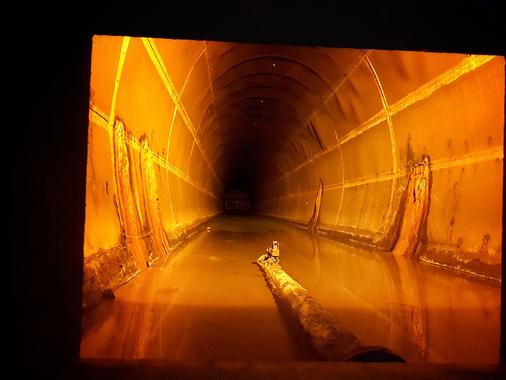 Oil tunnel